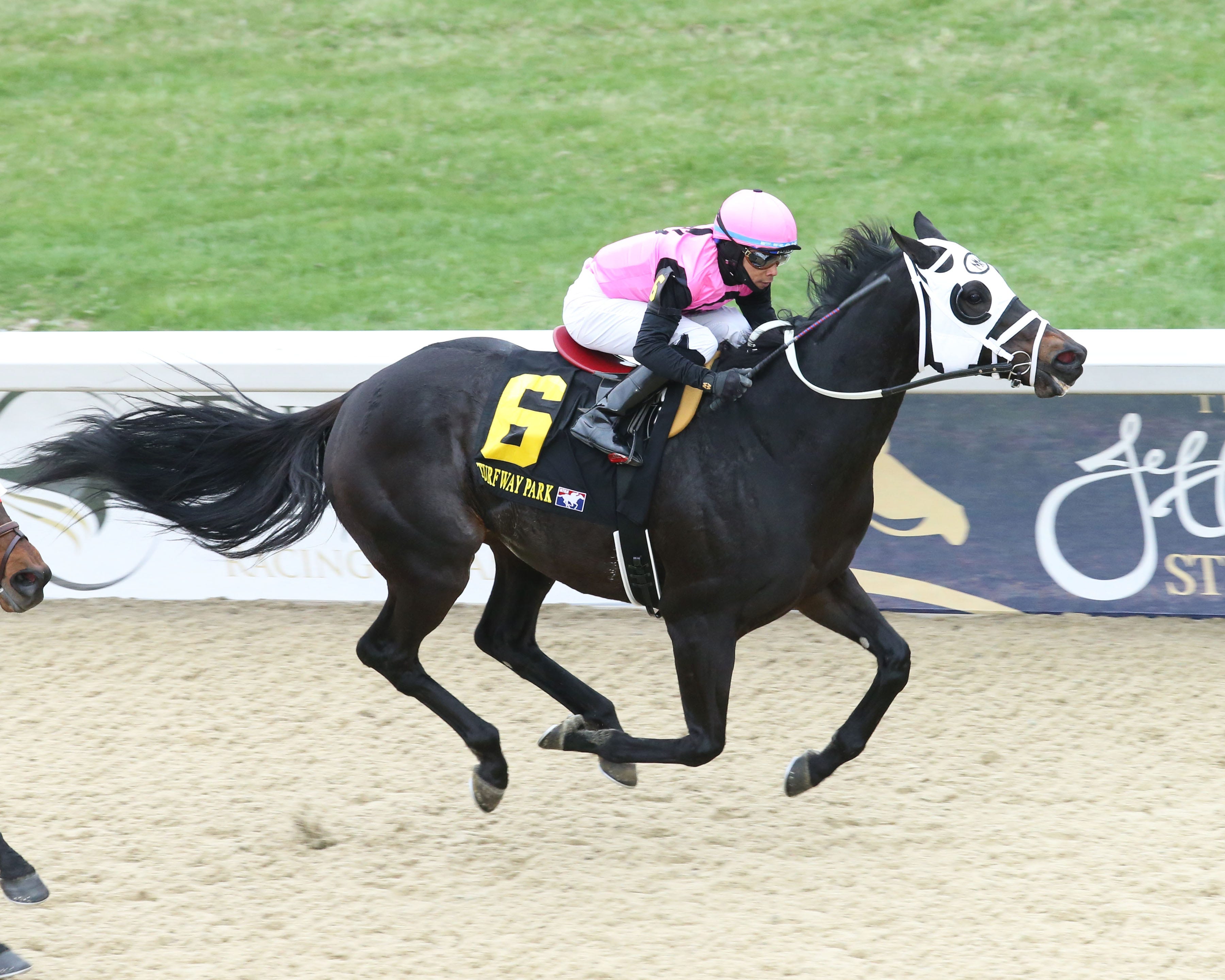 King Cause scores gatetowire upset in Kentucky Cup Classic